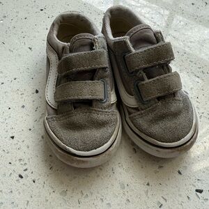 Toddler Gray Velcro Vans Sneakers - size 7